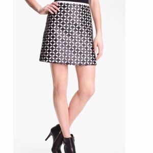 2/$50 VINCE CAMUTO Vegan Laser Cut Leather Skirt Size 6